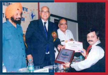 dr-shriyans-jain-getting-award