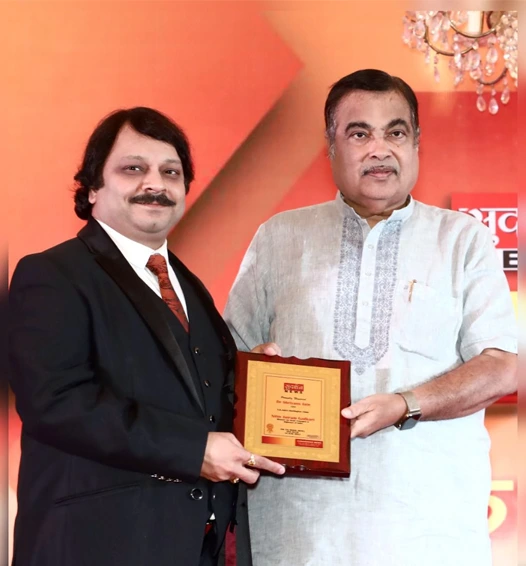 Best  Sexologist Dr. Shriyans Jain Honoured by Shri Nitin Gadkari (Central Minister of India)
